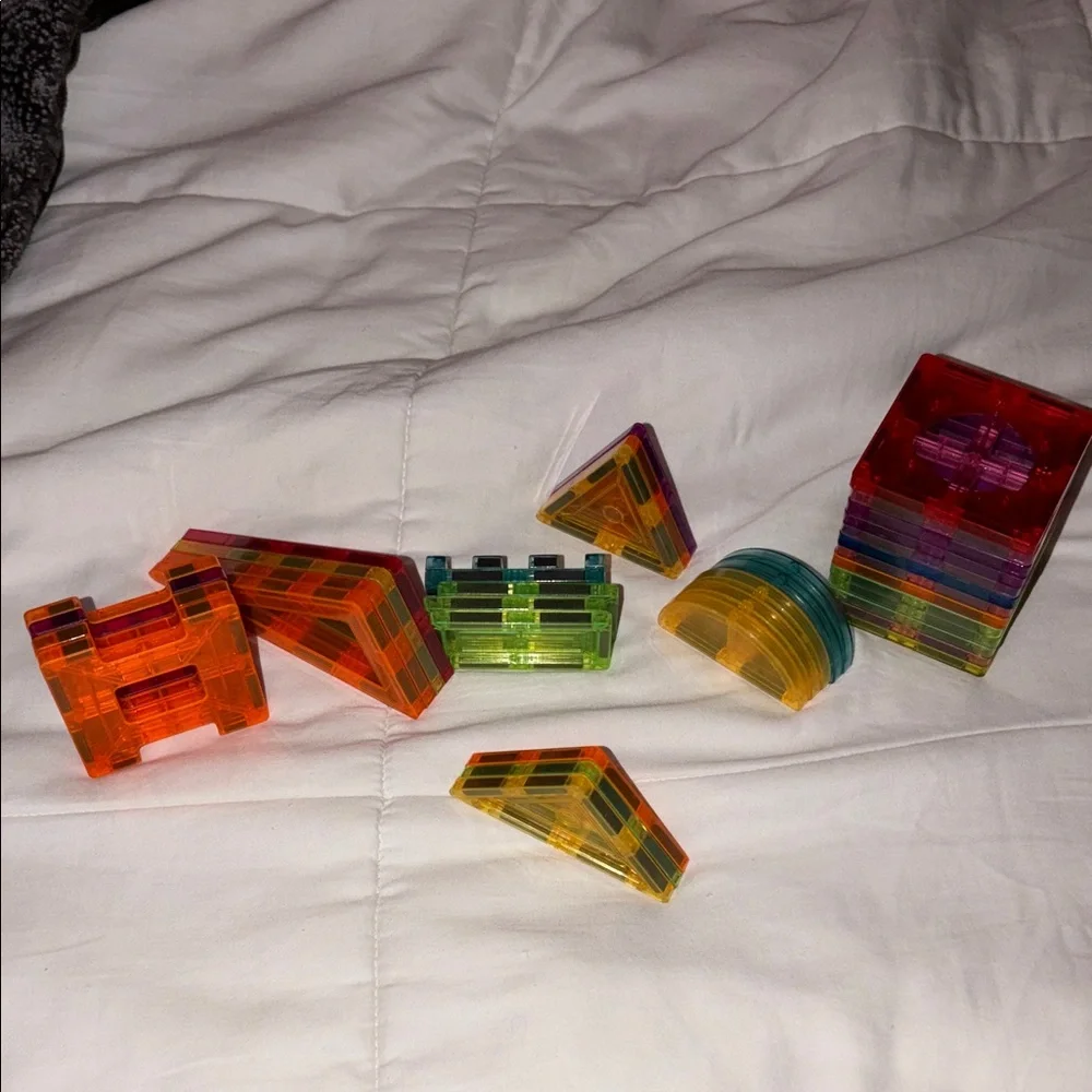 Translucent Magnetic Rainbow Building Blocks Set (37 pieces)